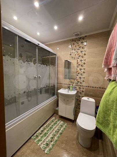 2-к. квартира, 72 м², 8/10 эт.