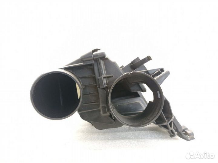 Корпус воздушного фильтра Mercedes-Benz C-Class