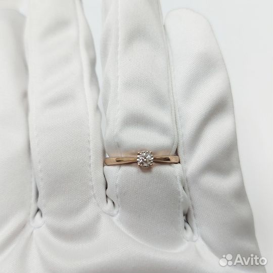 Кольцо с природным камнем Золото