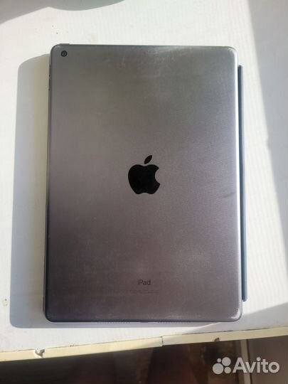 iPad 7 2019 128gb с Smart Keybord