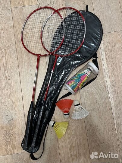 Ракетки и воланчики для бадминтона
