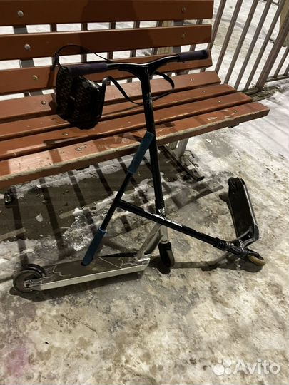 Трюковой самокат парк