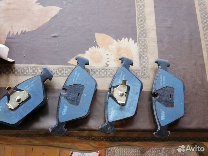 Тормозные колодки BMW E34 518i,520i,525i
