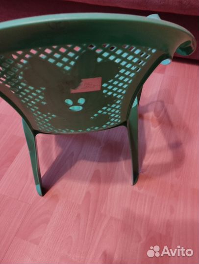 Стульчик детский пластиковый