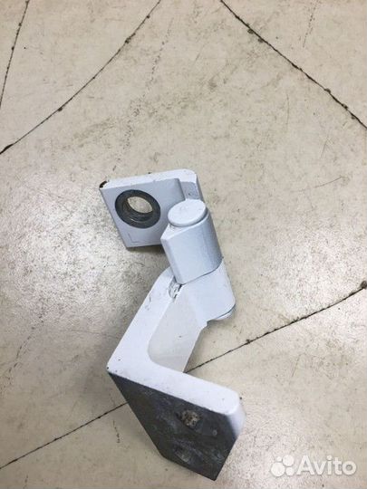 Петля двери передняя левая нижняя Lexus RX