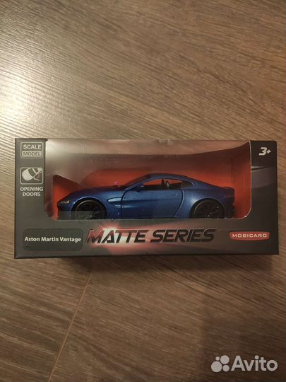 Машинка Mobicaro 1:32 Aston Martin