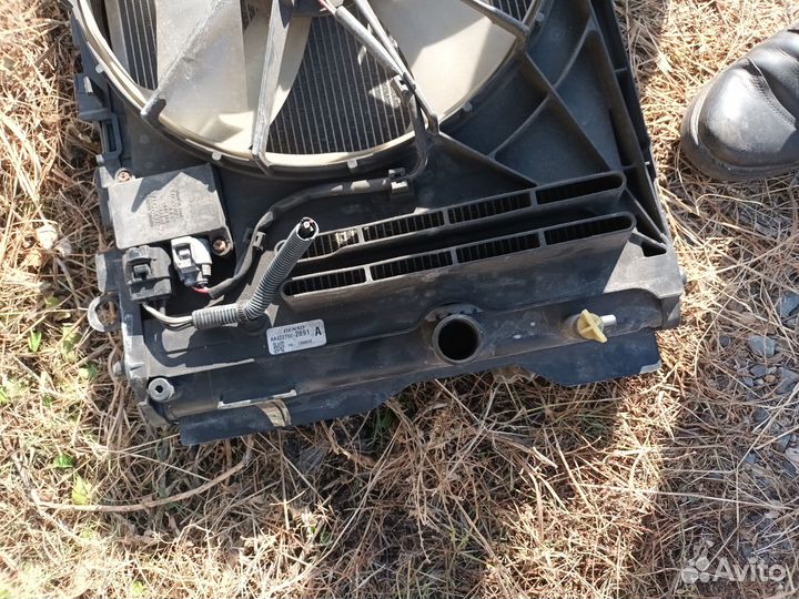 Радиатор охлаждения toyota двигатель 2zr