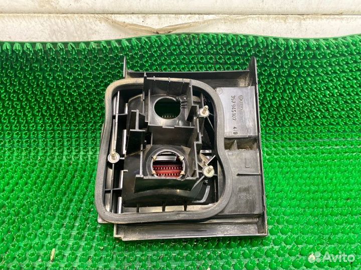 Фонарь (внутренний) задний левый Volkswagen Passat