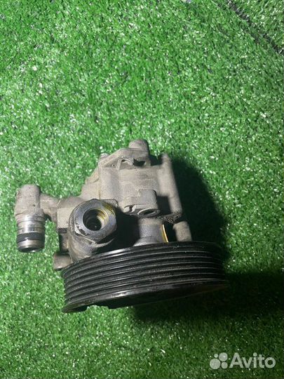 Насос гидроусилителя руля Mercedes-Benz E300 M272