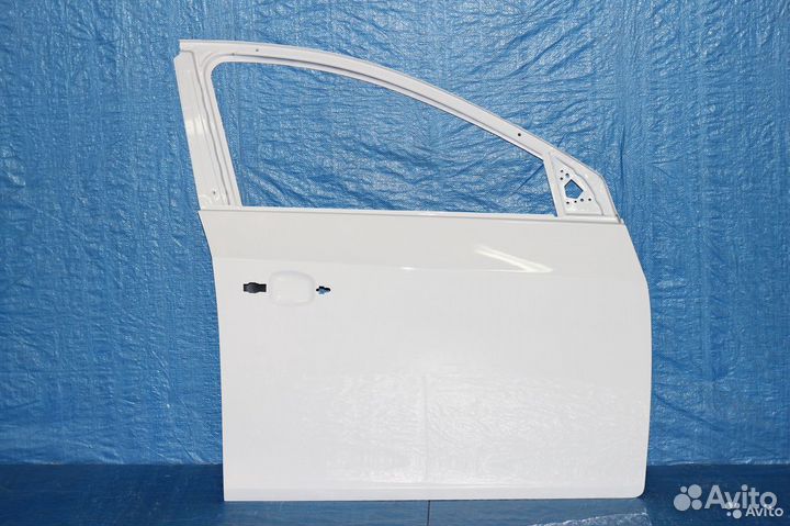 Передняя правая дверь на Chevrolet Cruze Белая