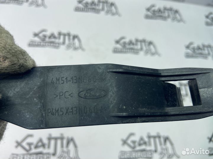 Кронштейн фары Ford Focus 2