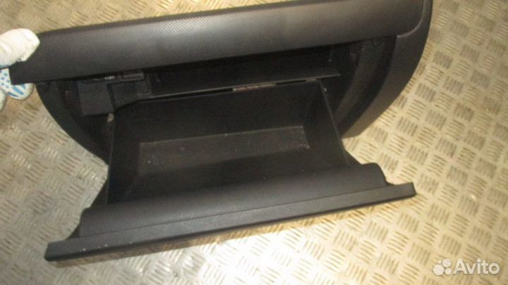 Бардачок VW Volkswagen Jetta