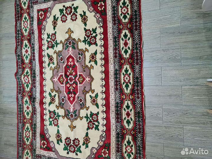 Ковер шерстяной ручной работы