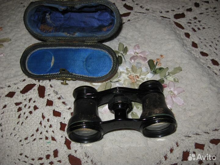 Антикварный театральный бинокль в родном чехле