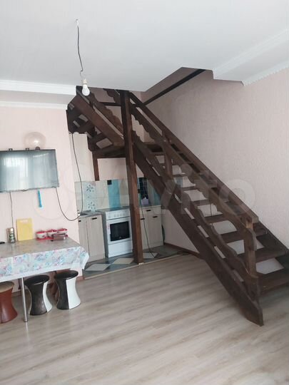 Коттедж 4651 м² на участке 1 сот.