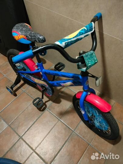 Трехколесный велосипед