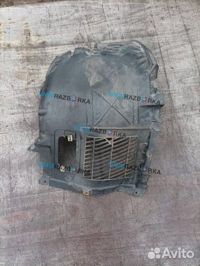 Передняя часть подкрылка переднего левого BMW 7