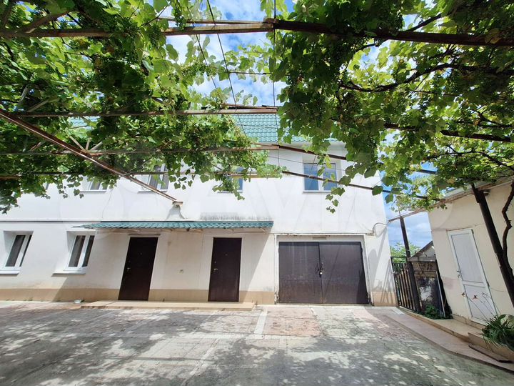 Дом 470 м² на участке 12 сот.