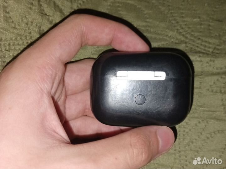 Кейс от наушников airpods