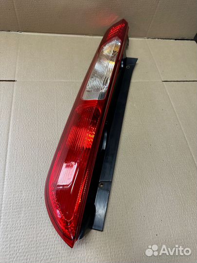 Фонарь задний левый Ford Focus 2