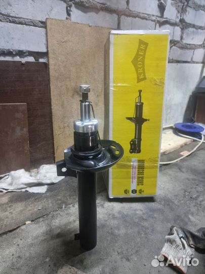 Стойки передние vag Kroner комплект