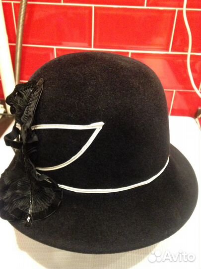 Женская фетровая шляпа черного цвета