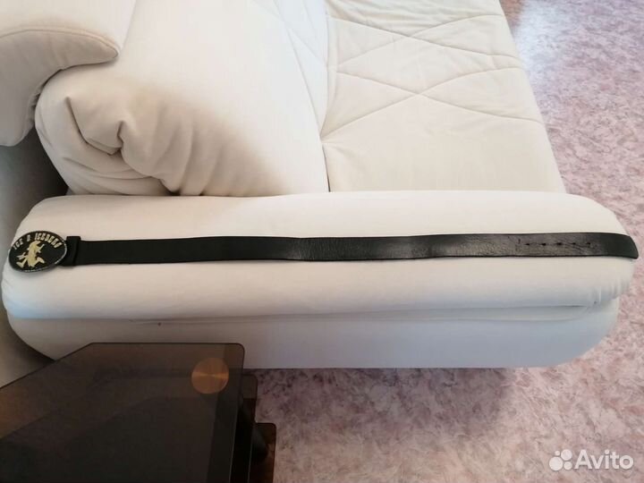 Мужской кожаный ремень с пряжкой