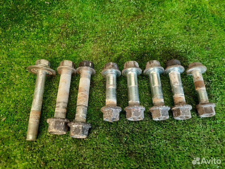 Болт подвески передний Mitsubishi Lancer 10