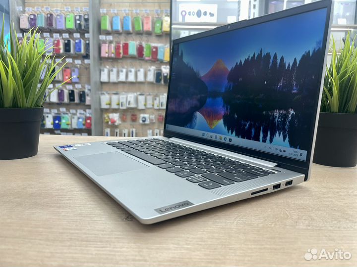 Ноутбук Lenovo i7-11/16Gb/SSD 512Gb/FHD IPS