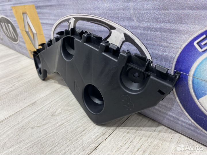 Кронштейн крепление бампера Renault duster Прав