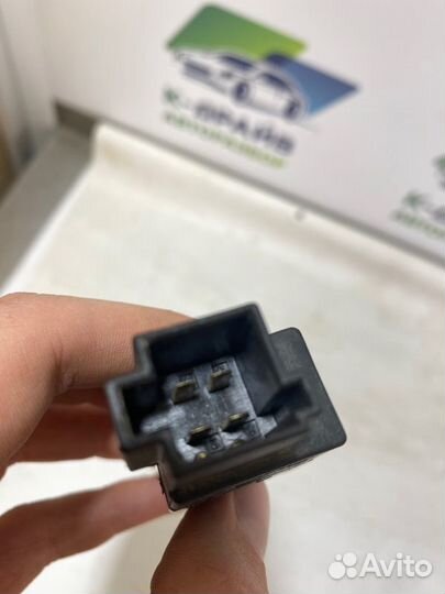 Датчик включения стопсигнала Mercedes W168 хэтчбек