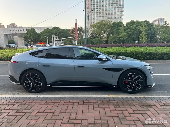Avatr 12 578 л.с. AT, 2023, 16 000 км
