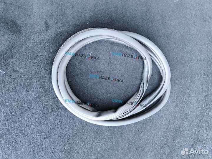 Уплотнитель багажника BMW i8 I12 2015 7336402