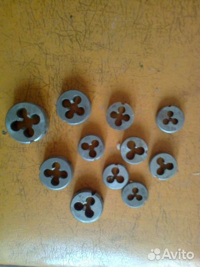 Метчики плашки и долото СССР