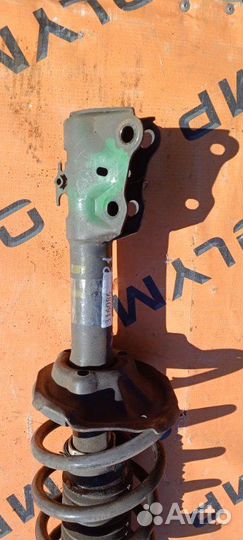 Стойка передняя правая Toyota Sienta NCP81 1NZ-FE