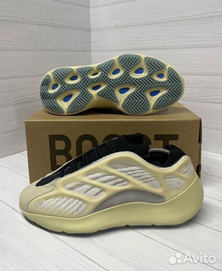 Кроссовки мужские adidas yeezy 700