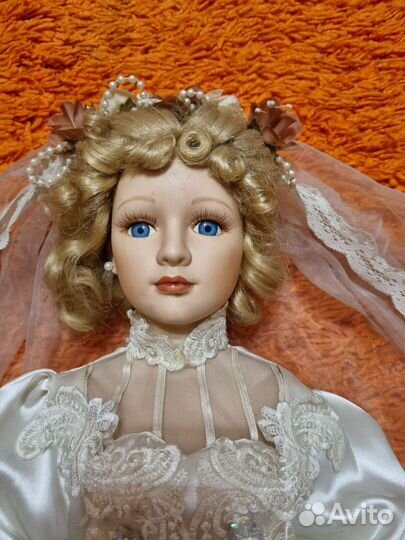 Кукла фарфоровая коллекционная