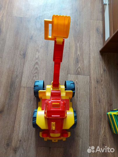 Экскаватор погрузчик игрушка