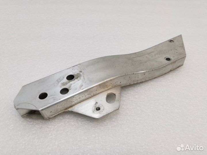 Кронштейн передней панели правый Mercedes-Benz