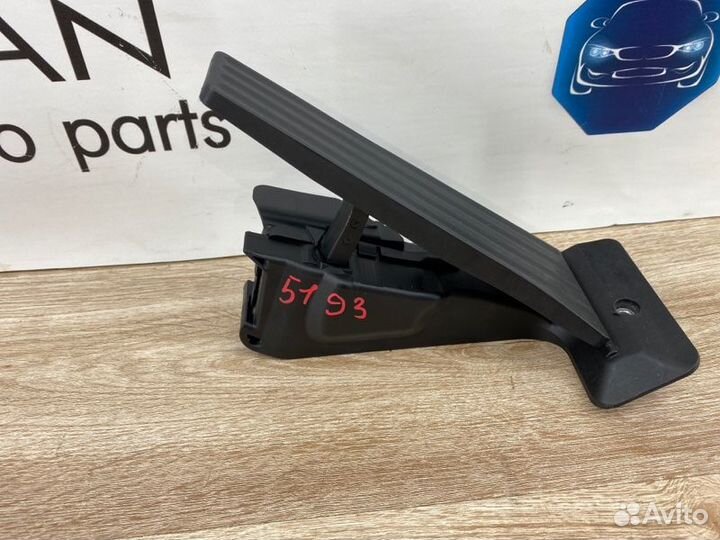 Педаль газа Bmw 3 F30 N47D20 2013