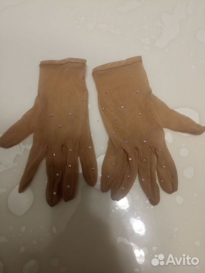 Перчатки для выступления по фигурному катанию