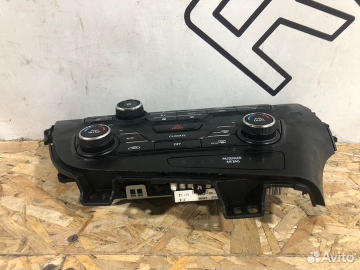 Блок управления климат-контролем Kia Optima 3