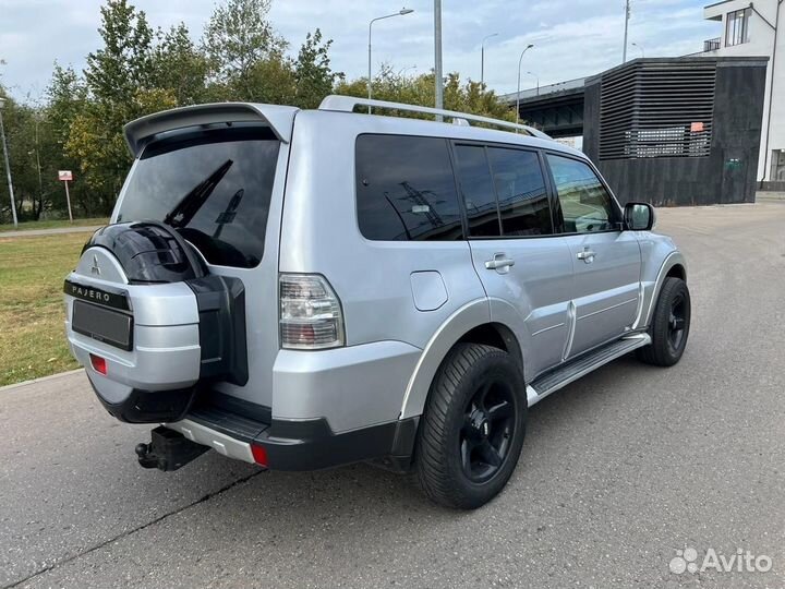 Mitsubishi Pajero 3.2 AT, 2008, 255 863 км