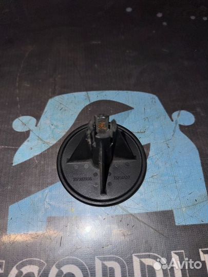 Крепление запасного колеса Opel Astra H