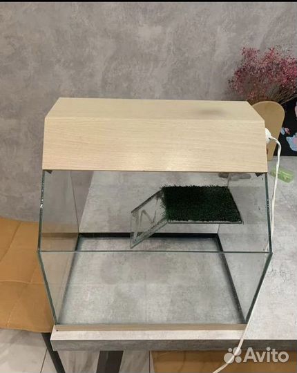 Аквариум с мостиком