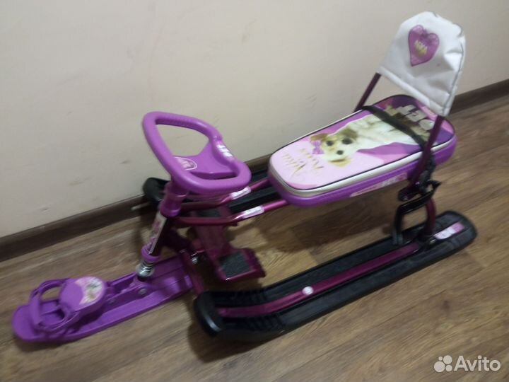 Детский снегокат со спинкой