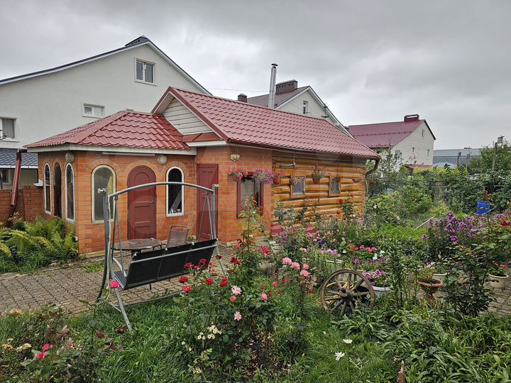 Коттедж 200 м² на участке 7,5 сот.