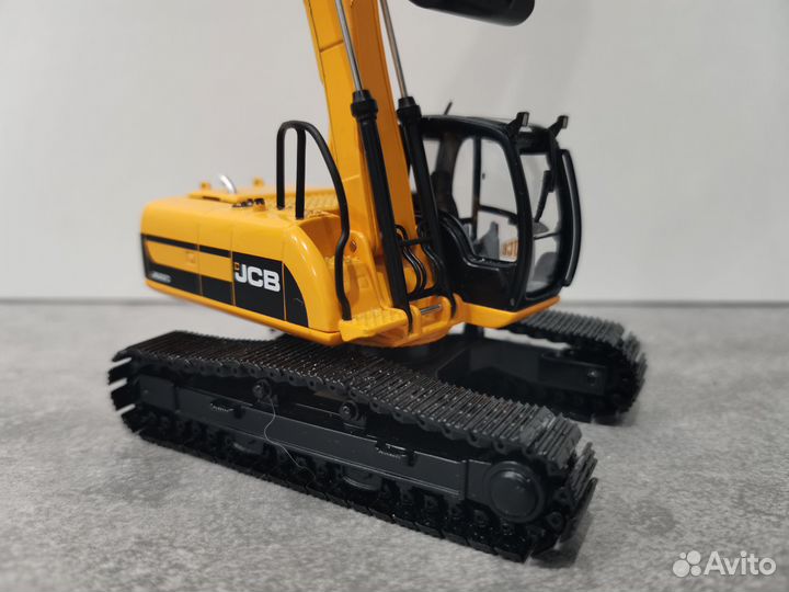 Модель экскаватора JCB JS220 1:50