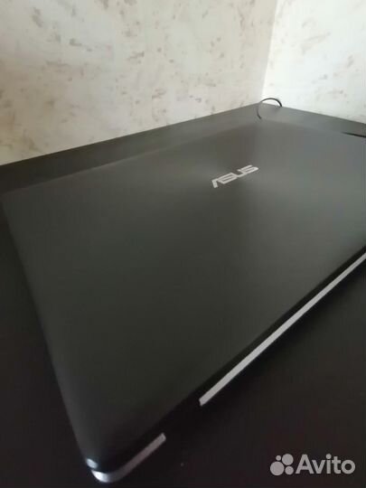 Ноутбук Asus X550C