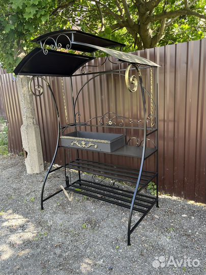 Мангал с крышей